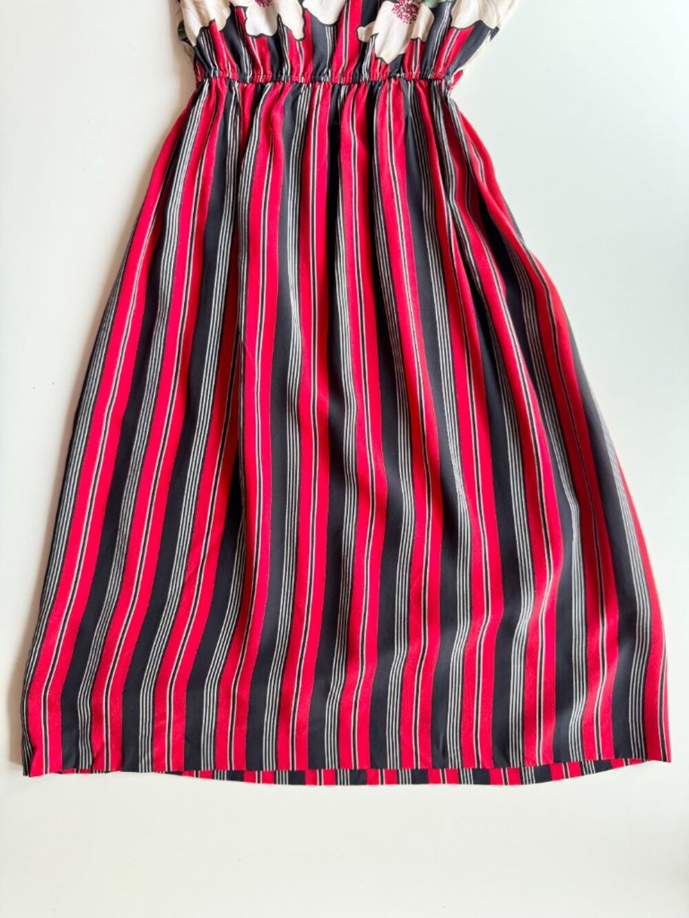 Vintage 80's MIMMINA Ivory Red Floral Striped Beaded Silk Crepe Dress, Size S - Picture 12 of 15